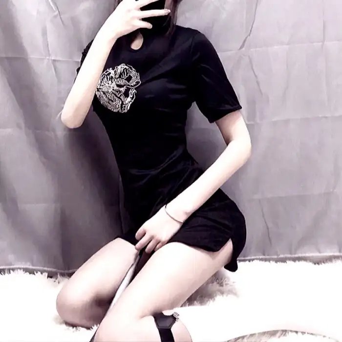 女摄青鬼游埠